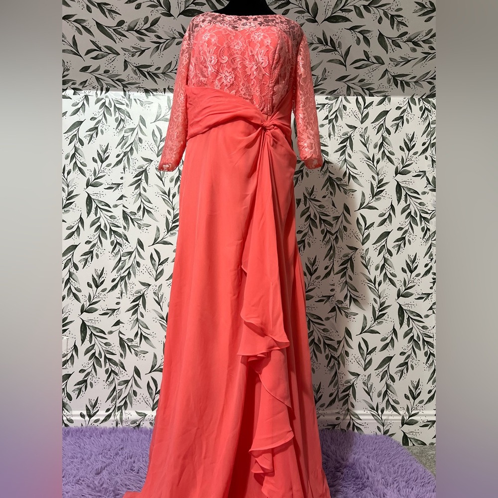 Elegant Coral Lace Long Sleeve Gown size 14 New - Picture 2 of 10